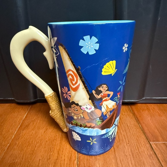 Disney Moana Maui Fish Hook 14 oz Mug - Picture 3 of 8